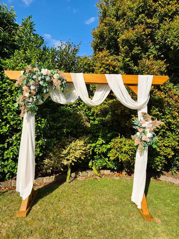 Ceremony Arch - Deluxe Rectangle