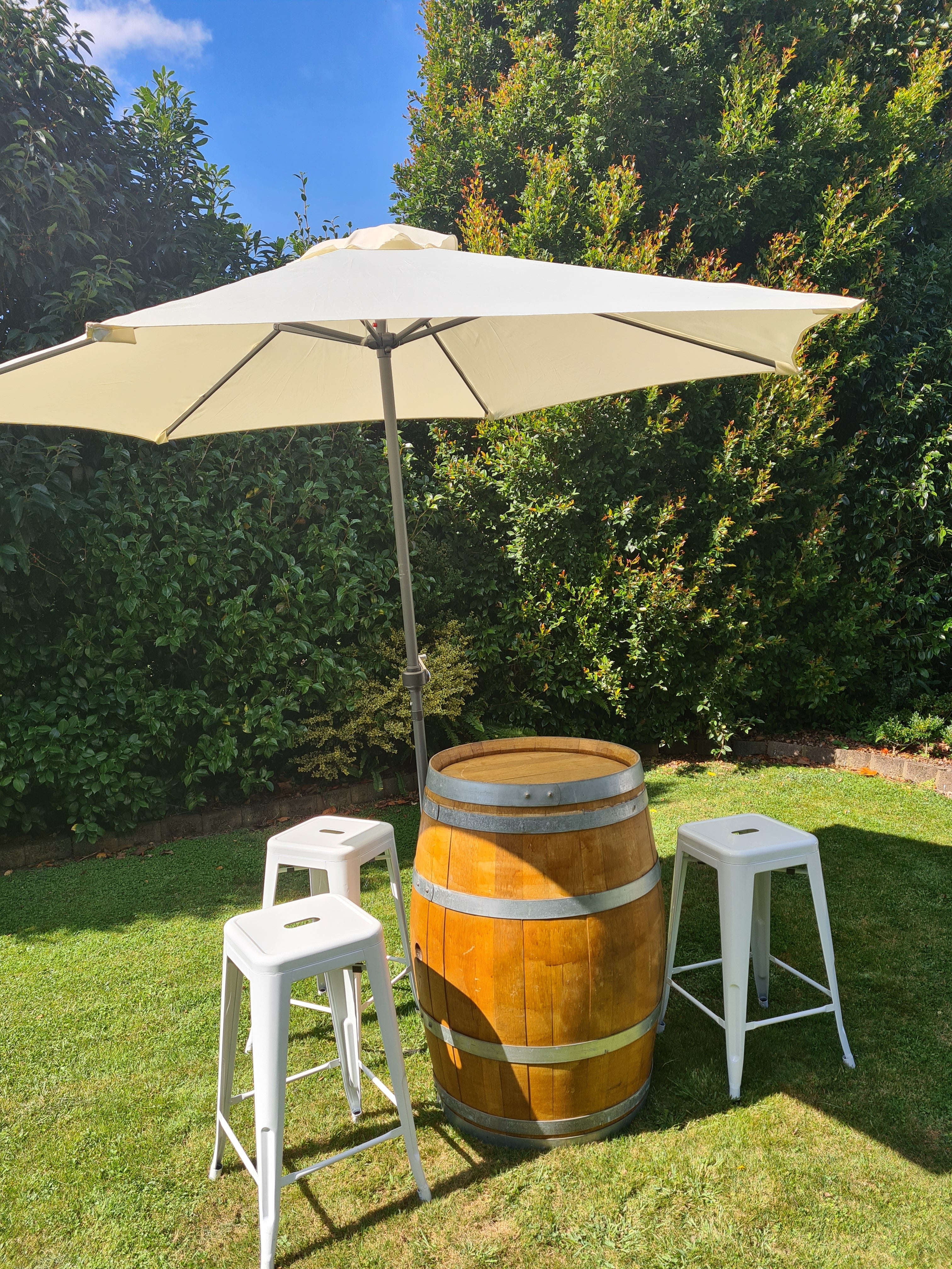 Wine barrel / Bar leaner combo