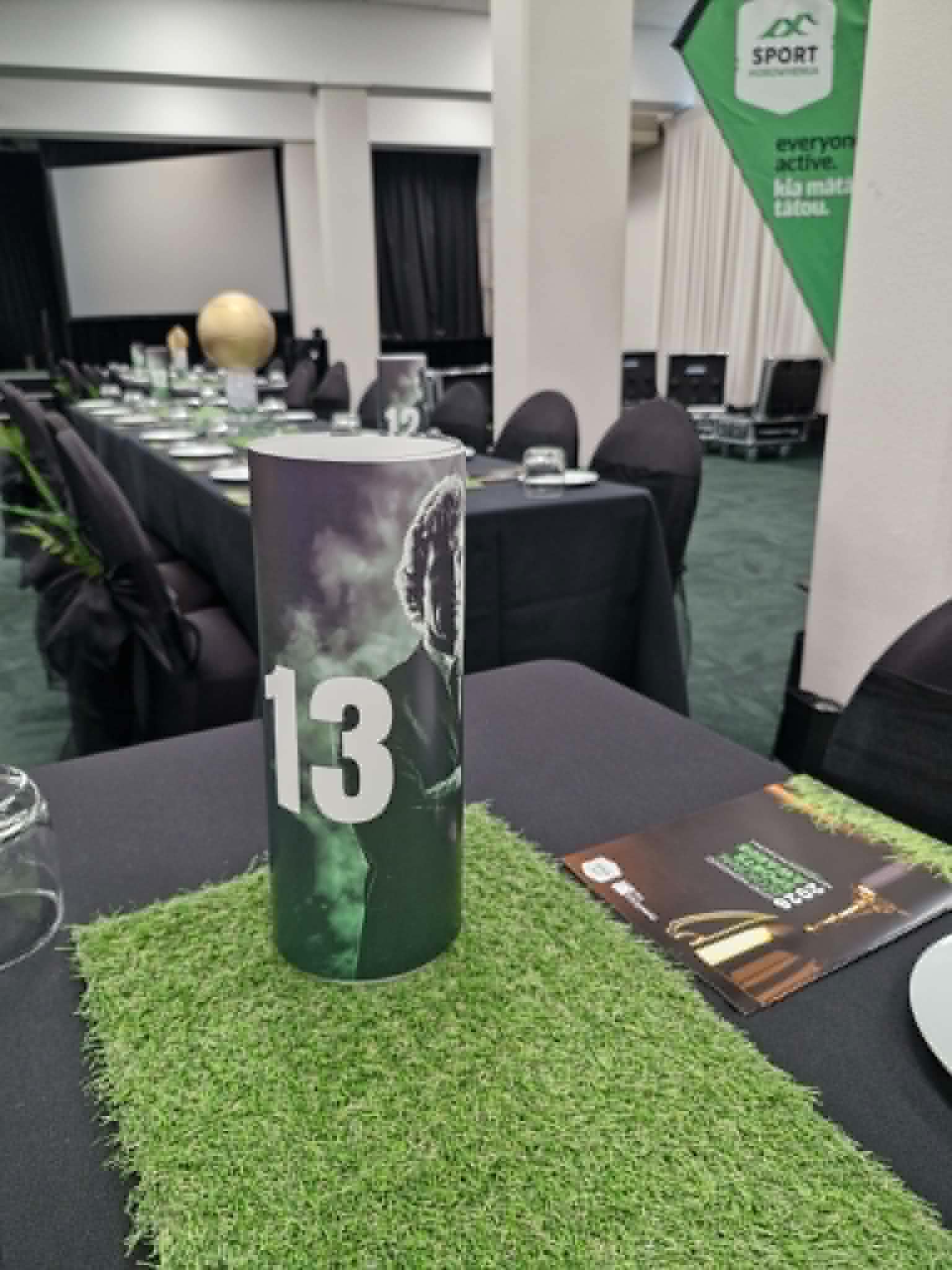 Table Runner - Artificial Grass